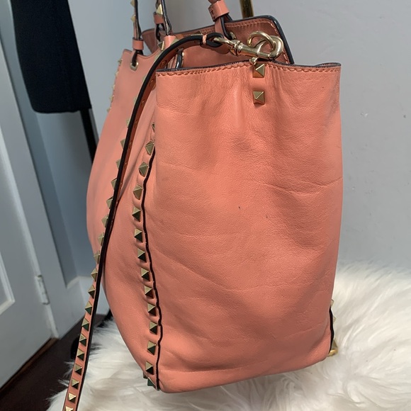 ❌SOLD❌Authentic Valentino Garavani pink leather Rockstud leather purse - Picture 5 of 17